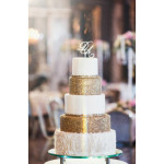 ideia de bolo de casamento dourado e branco