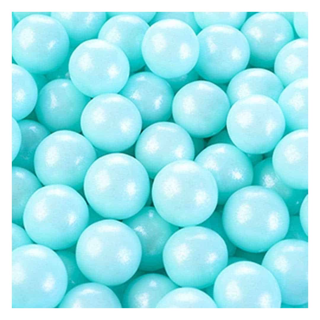 decoração de bolo com pérolas de açúcar azuis
