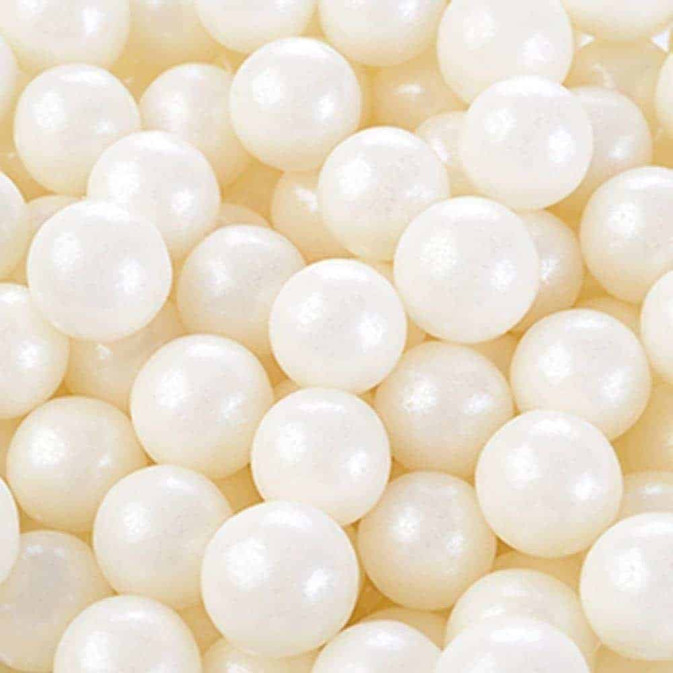 decoração de bolo com pérolas de açúcar branco