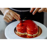 bolo de coração vermelho brilhante