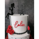 Topper de bolo Silhueta de uma mulher sentada para personalizar