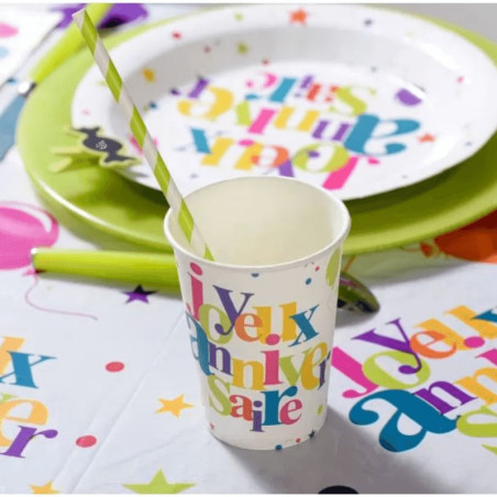 xícaras de feliz aniversário