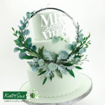 bolo de casamento decorado com folhagens