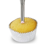 recheio de soquete em um cupcake