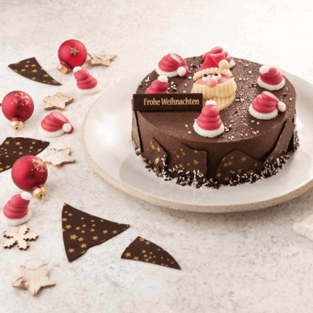 Bolo de Natal decorado com chapéus de açúcar