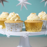 cupcake decorado com caixa dourada