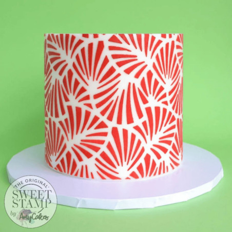 bolo decorado com SweetStamp Shell Stencil