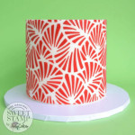 bolo decorado com SweetStamp Shell Stencil