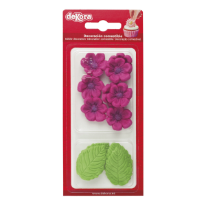 Flores e folhas de fúcsia em decoração de açúcar