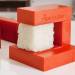 Cubo de arroz com bloco de arroz