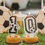 Velas de aniversário com números de futebol