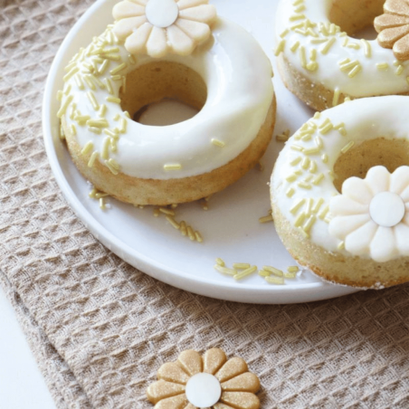 Flores de marzipã comestíveis - margaridas para decoração de bolos