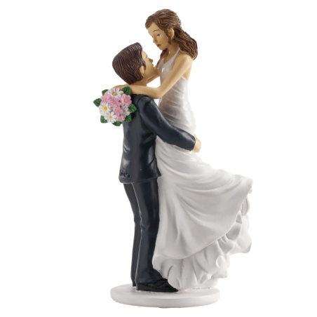 Figura de bolo de casamento representando noivos de braços dados
