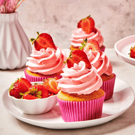 decorações de cupcakes com mistura de creme de morango encantado da Funcakes