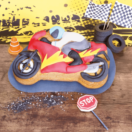 Decoração de bolo em formato de motocicleta com pasta de açúcar