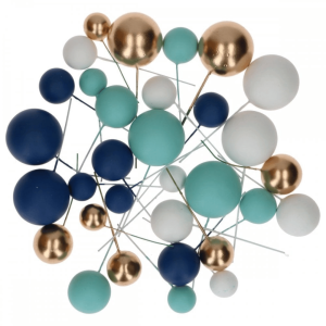 Bolas decorativas para bolo nas cores azul, branco e dourado.