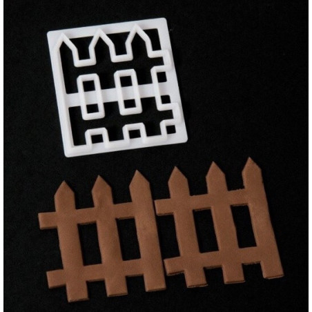 design de bolo com barreira cortadora de biscoitos