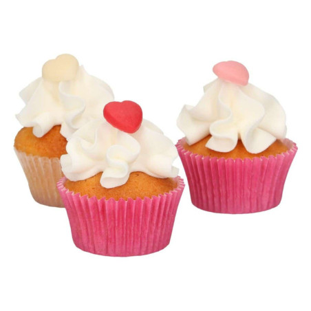 30 bolinhos funcakes com pasta de amêndoa e corações